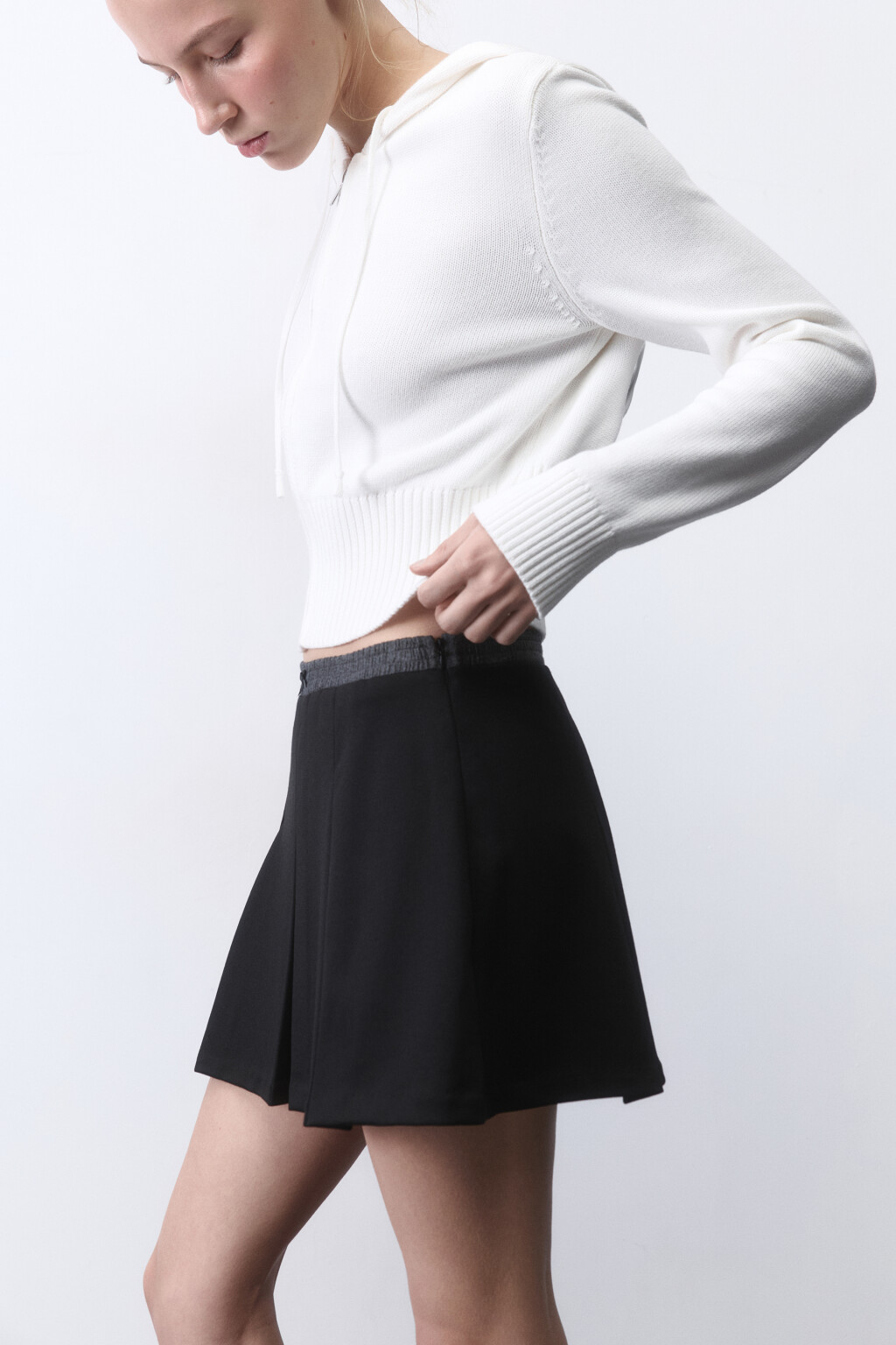 Юбка-шорты в складку с бельевым поясом - цвет черный - 1