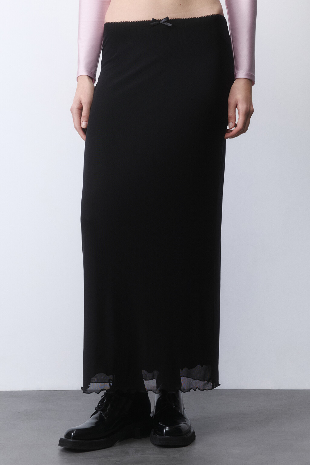 Юбка макси из сетки с бельевым бантиком - цвет черный - 2