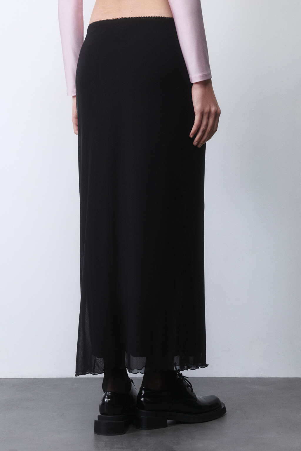 Юбка макси из сетки с бельевым бантиком - цвет черный - 4