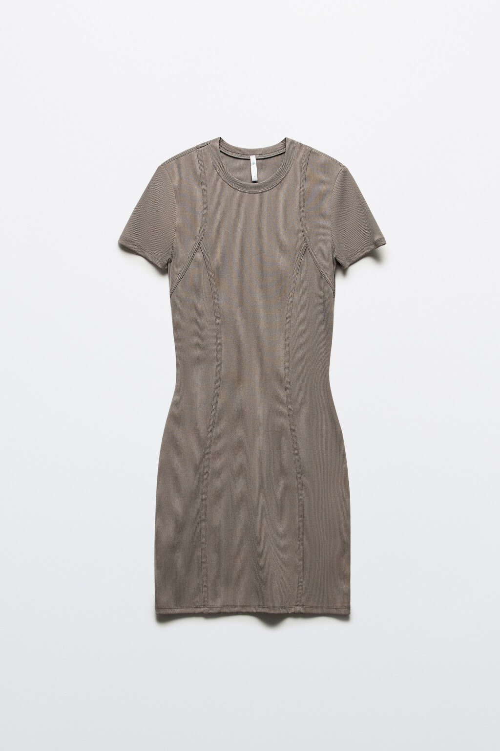 Платье-футболка облегающее с декоративными швами - цвет коричневый - 8