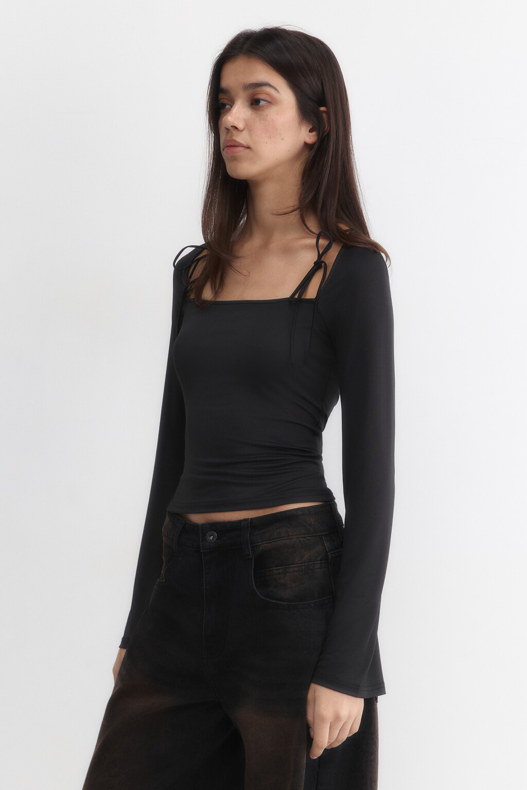 Лонгслив облегающий с вырезом-каре и бантиками - цвет черный - 3