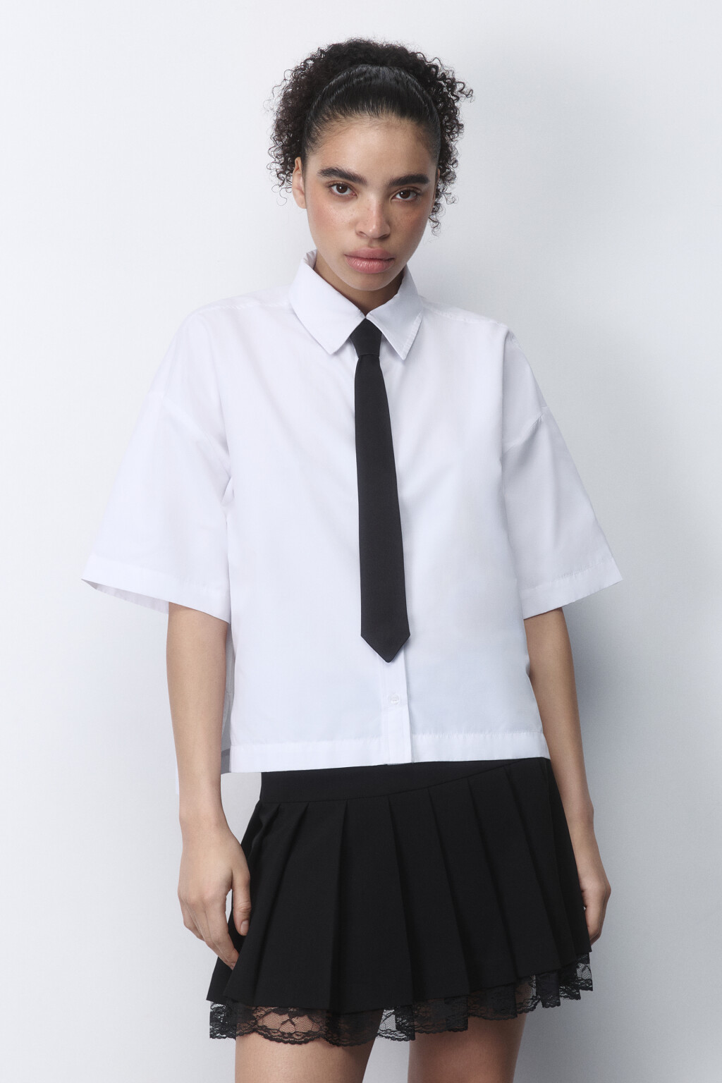 Рубашка с короткими рукавами и галстуком - цвет белый - 2