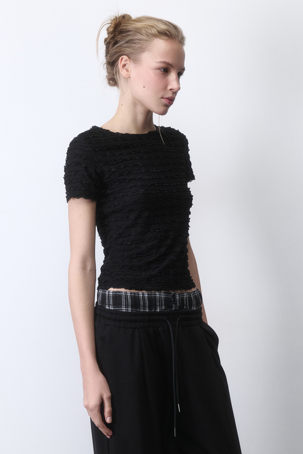 Футболка-топ облегающая с рюшами - цвет черный - 3