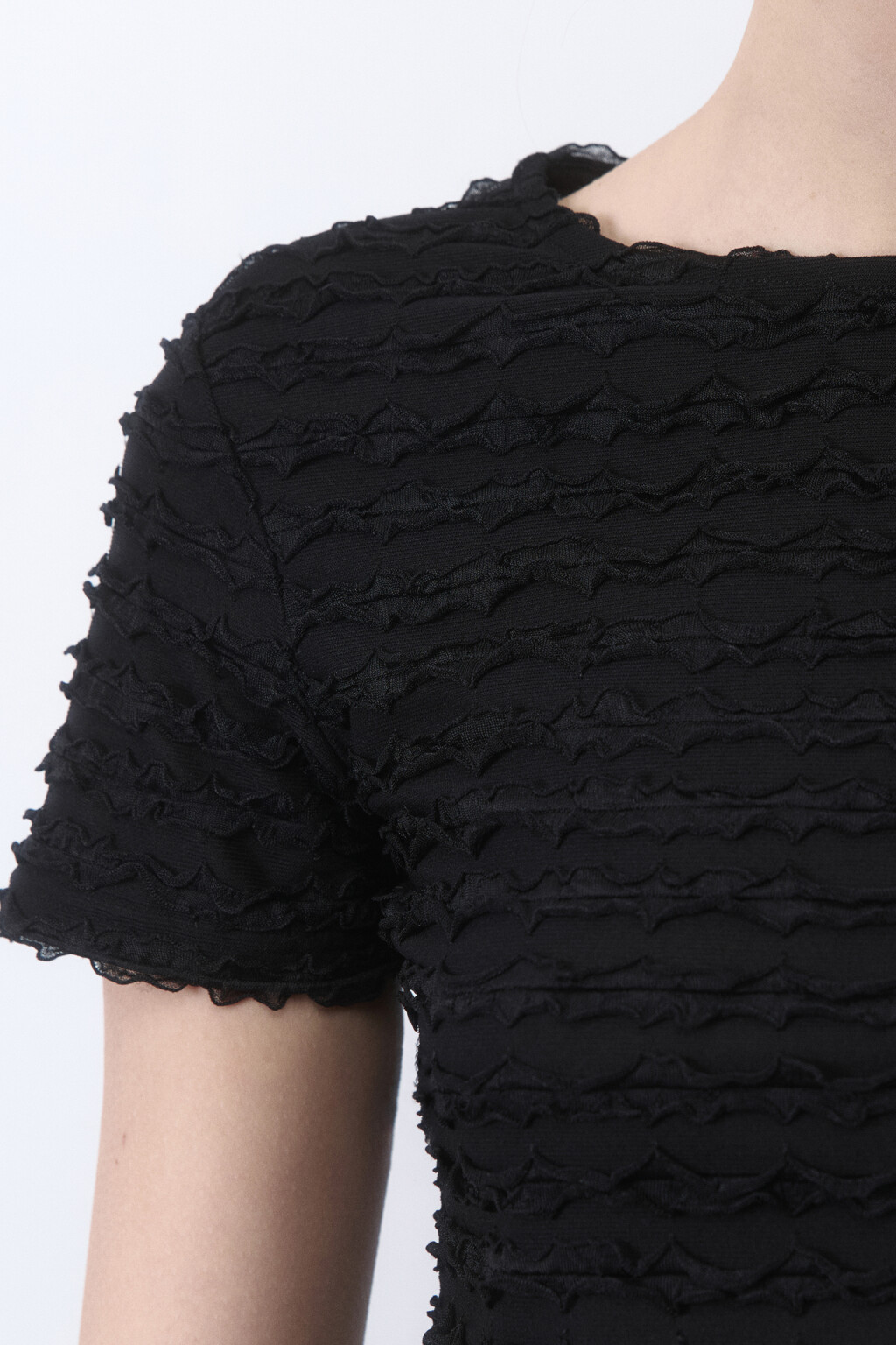 Футболка-топ облегающая с рюшами - цвет черный - 6