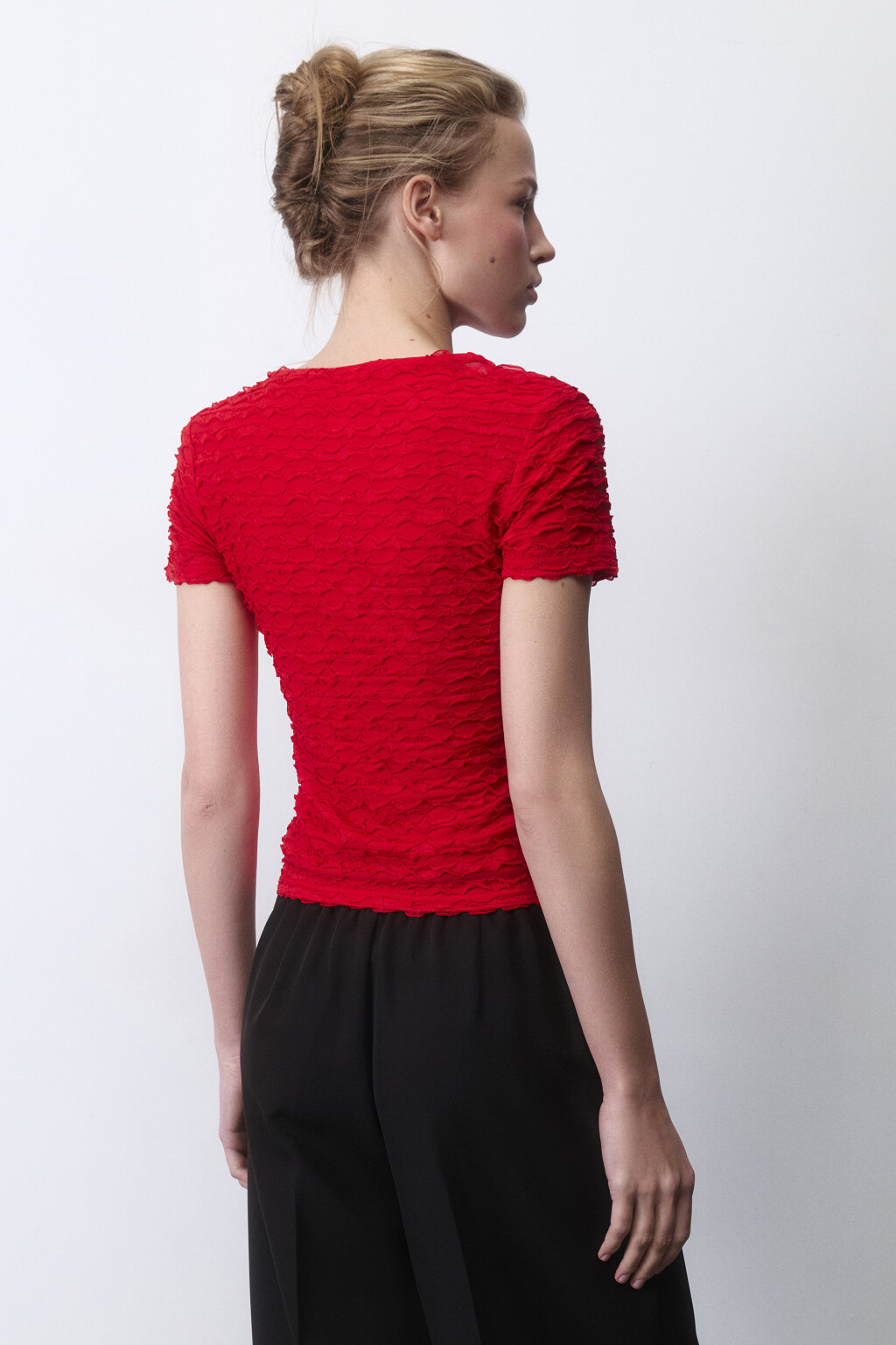 Футболка-топ облегающая с рюшами - цвет красный - 4