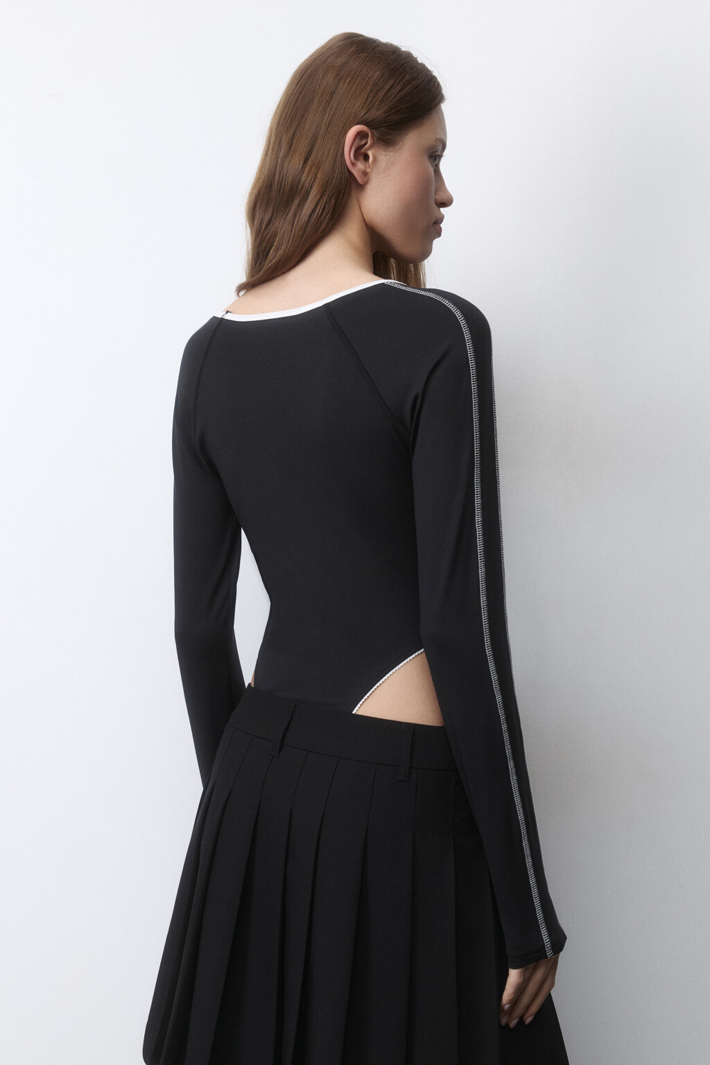 Боди-лонгслив с контрастными швами - цвет черный - 4