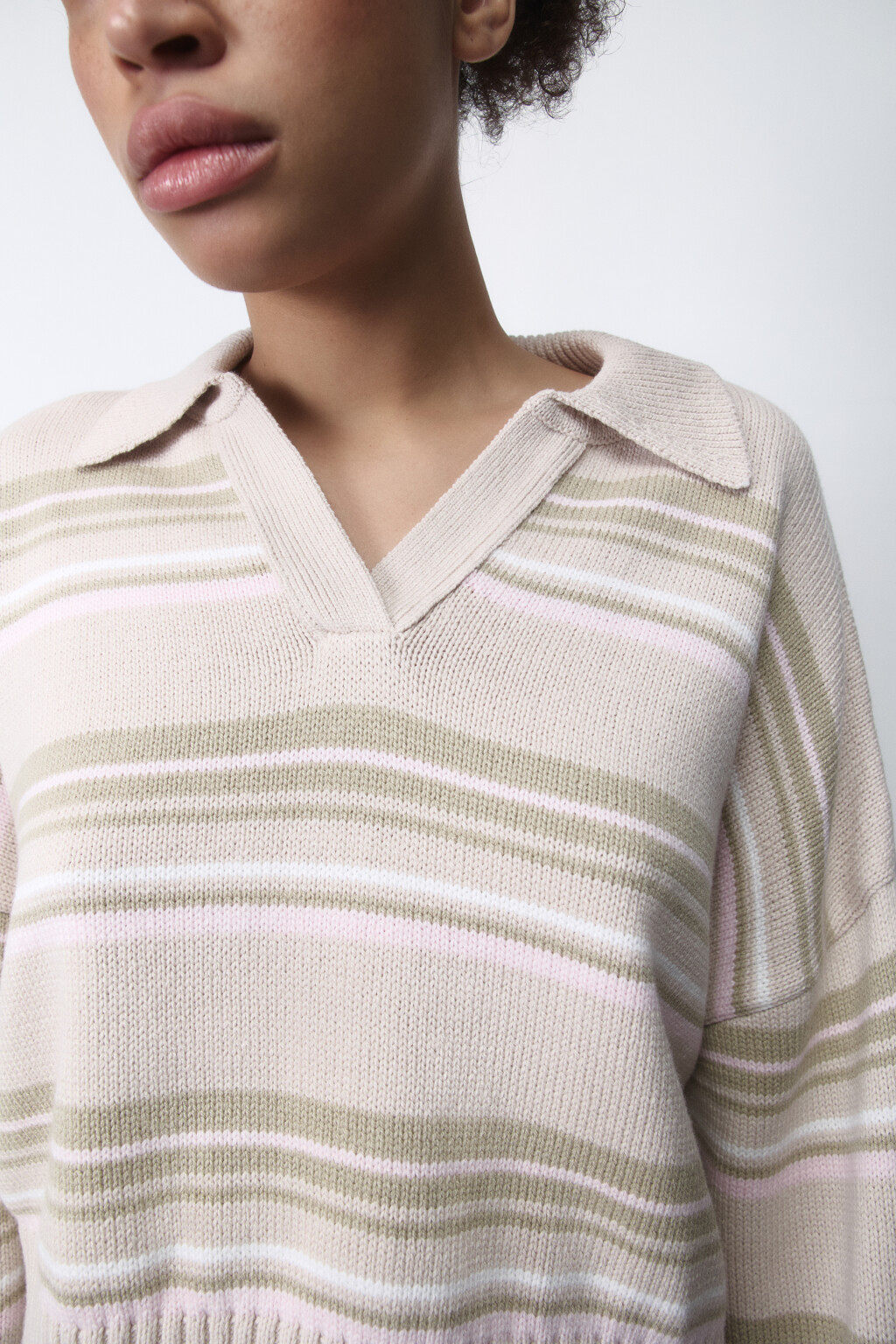 Джемпер укороченный с воротником-поло - цвет мультиколор - 2