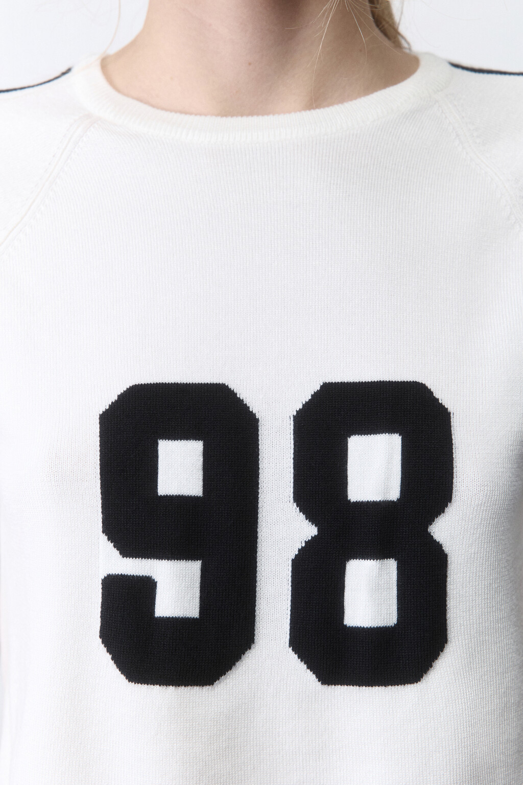 Футболка-топ с лампасами и вышивкой - цвет молочный - 5