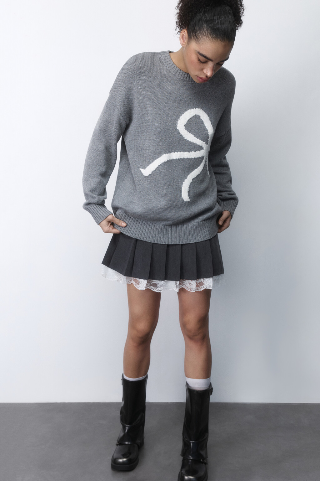 Джемпер вязаный с принтом-бантом - цвет серый - 1