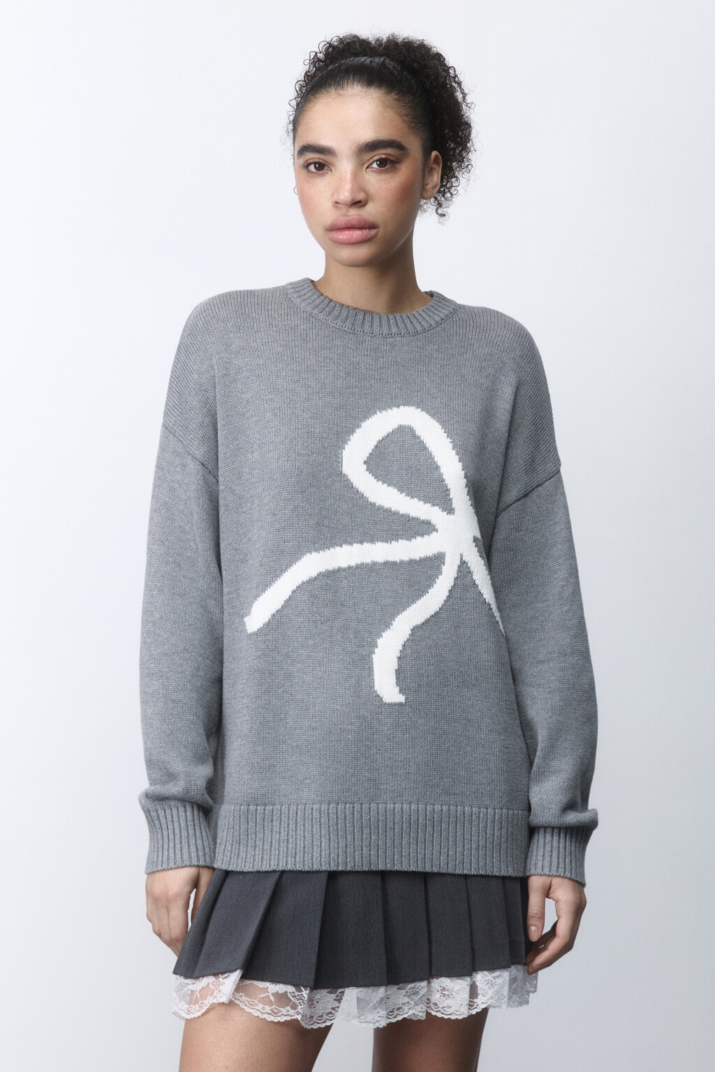 Джемпер вязаный с принтом-бантом - цвет серый - 2