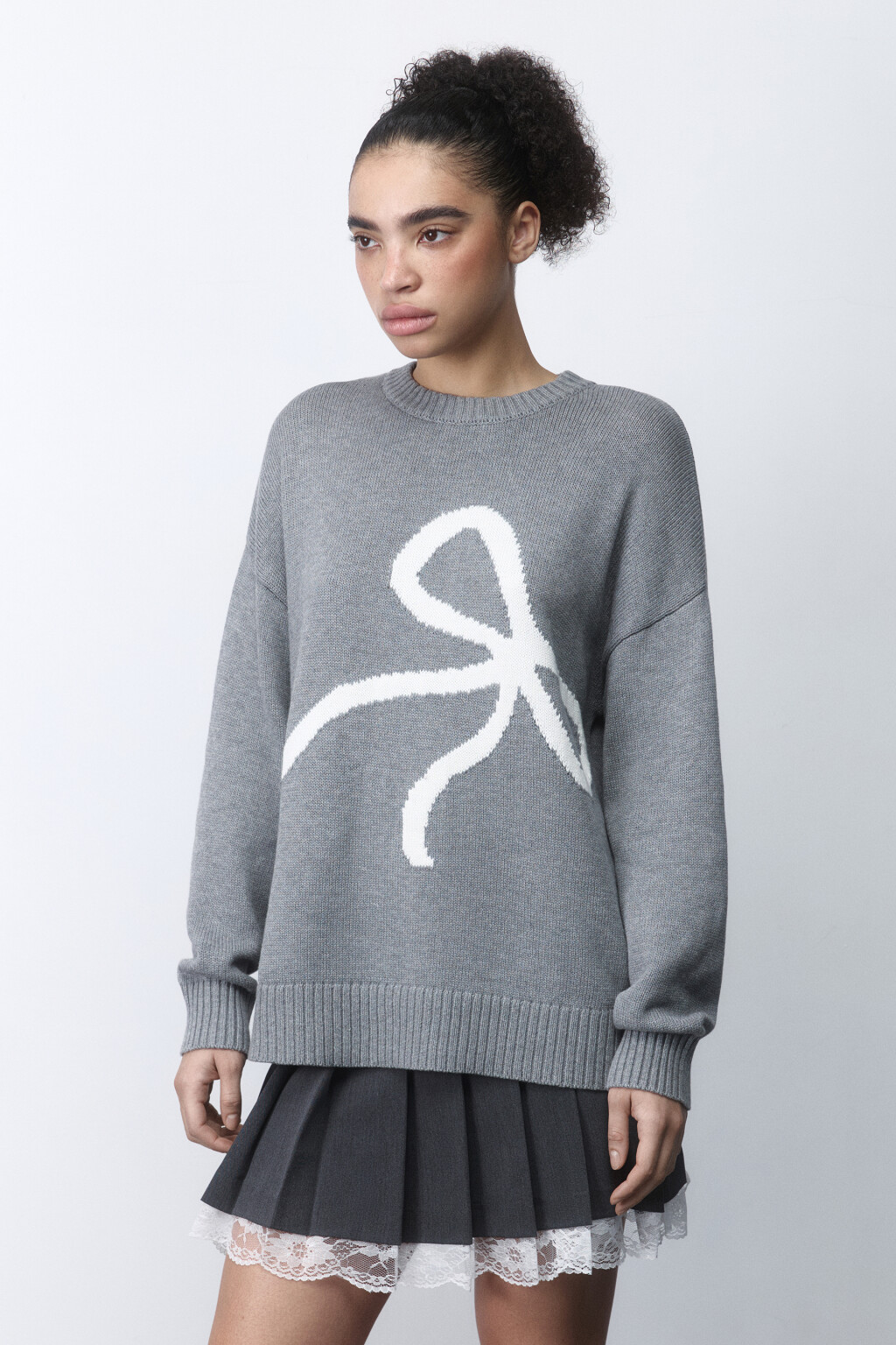 Джемпер вязаный с принтом-бантом - цвет серый - 3