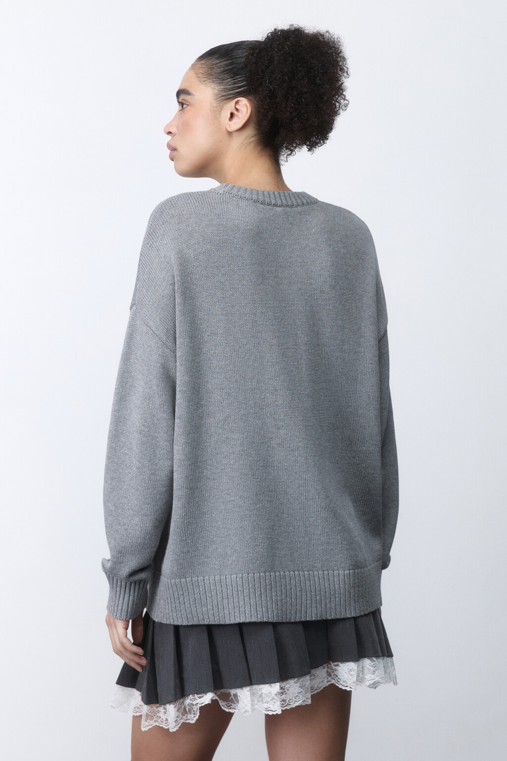 Джемпер вязаный с принтом-бантом - цвет серый - 4