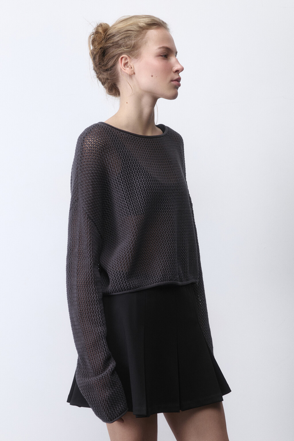 Джемпер укороченный из ткани кроше - цвет серый - 3