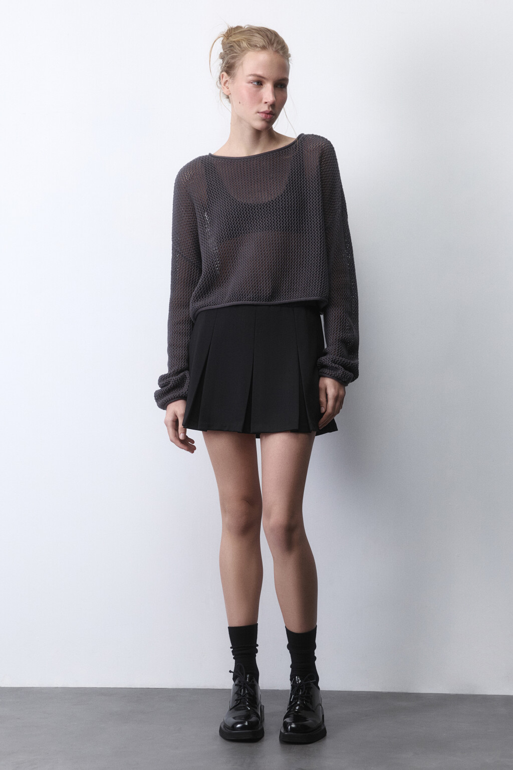 Джемпер укороченный из ткани кроше - цвет серый - 5