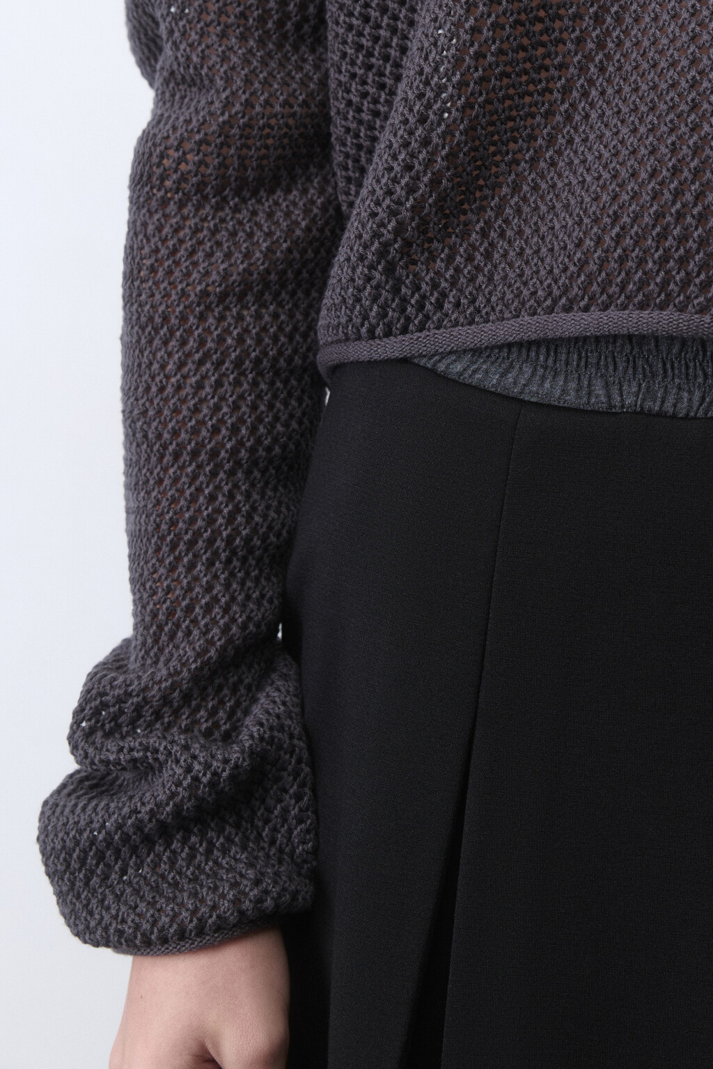 Джемпер укороченный из ткани кроше - цвет серый - 7