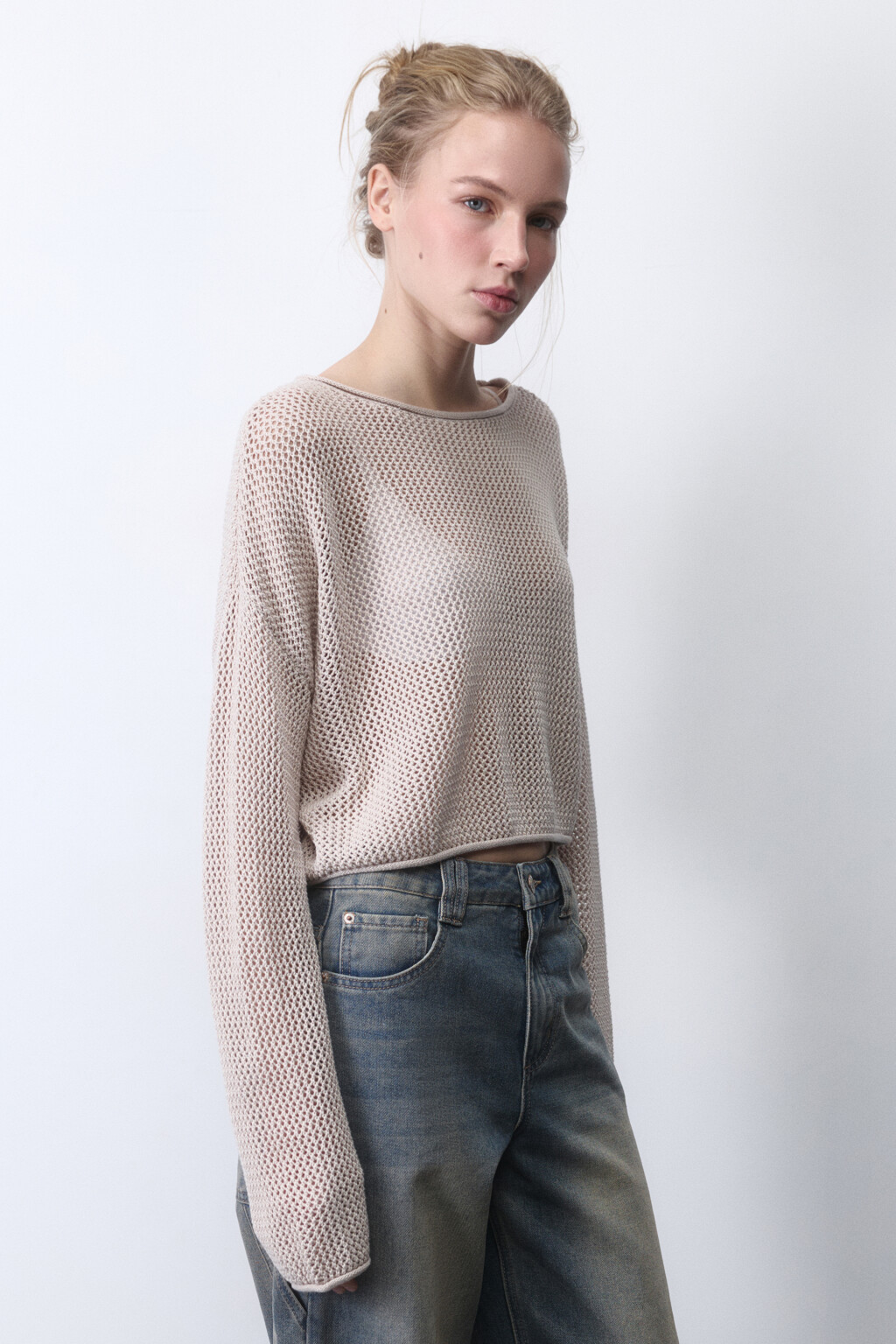 Джемпер укороченный из ткани кроше - цвет бежевый - 3