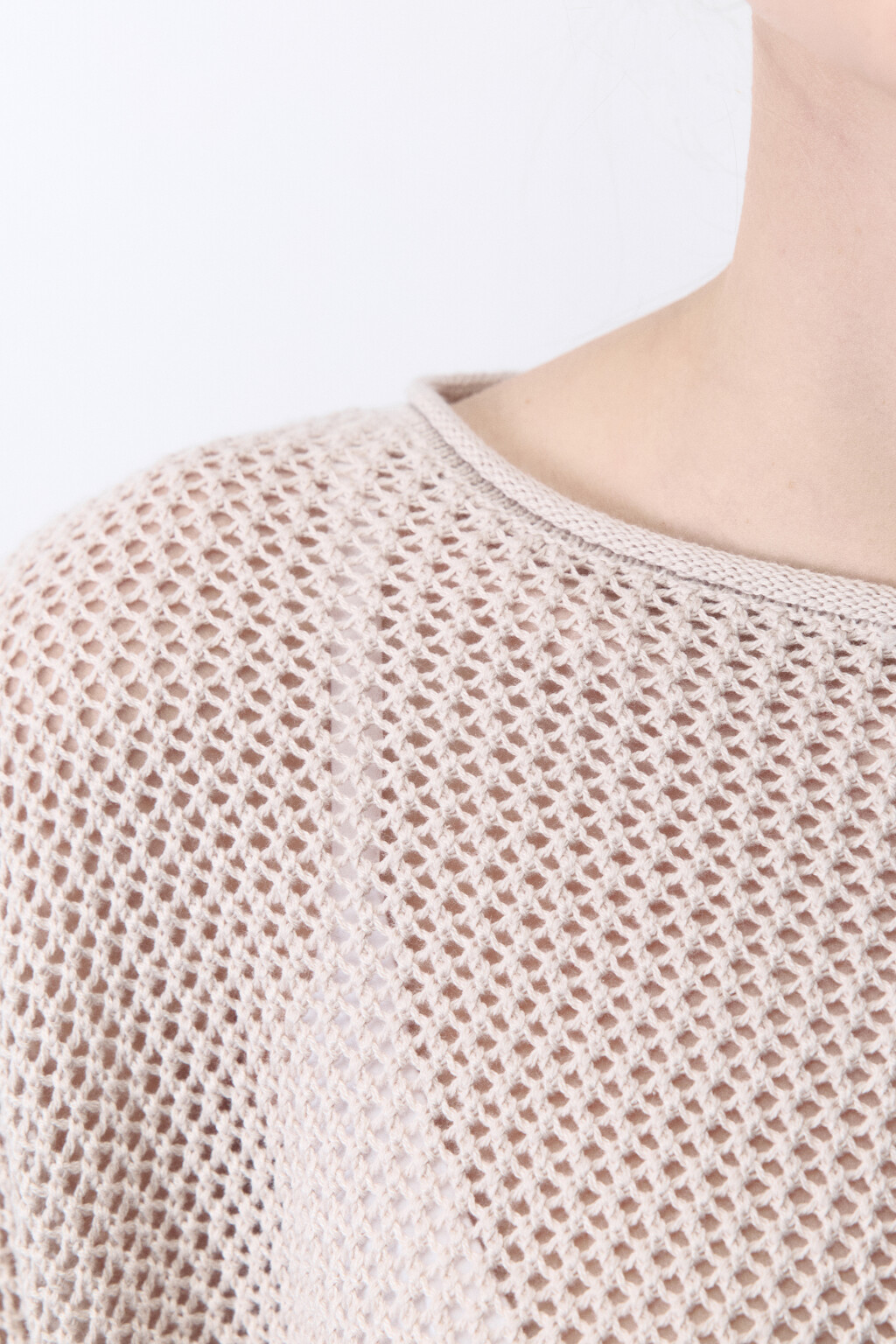 Джемпер укороченный из ткани кроше - цвет бежевый - 6