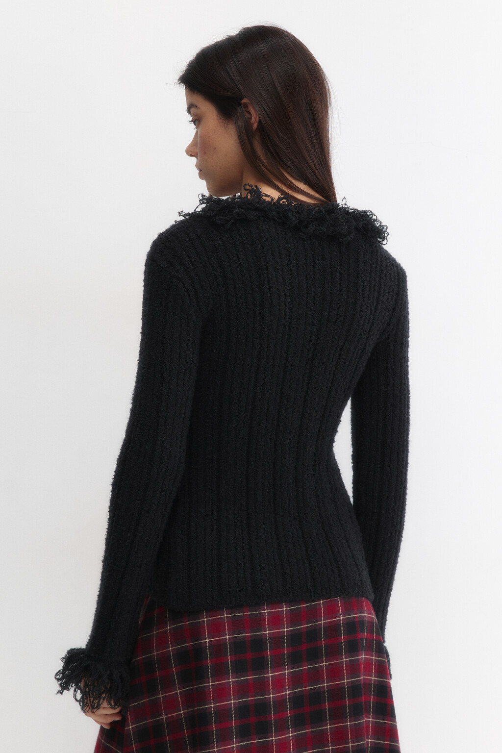 Кардиган на крючках облегающий с бахромой - цвет черный - 4