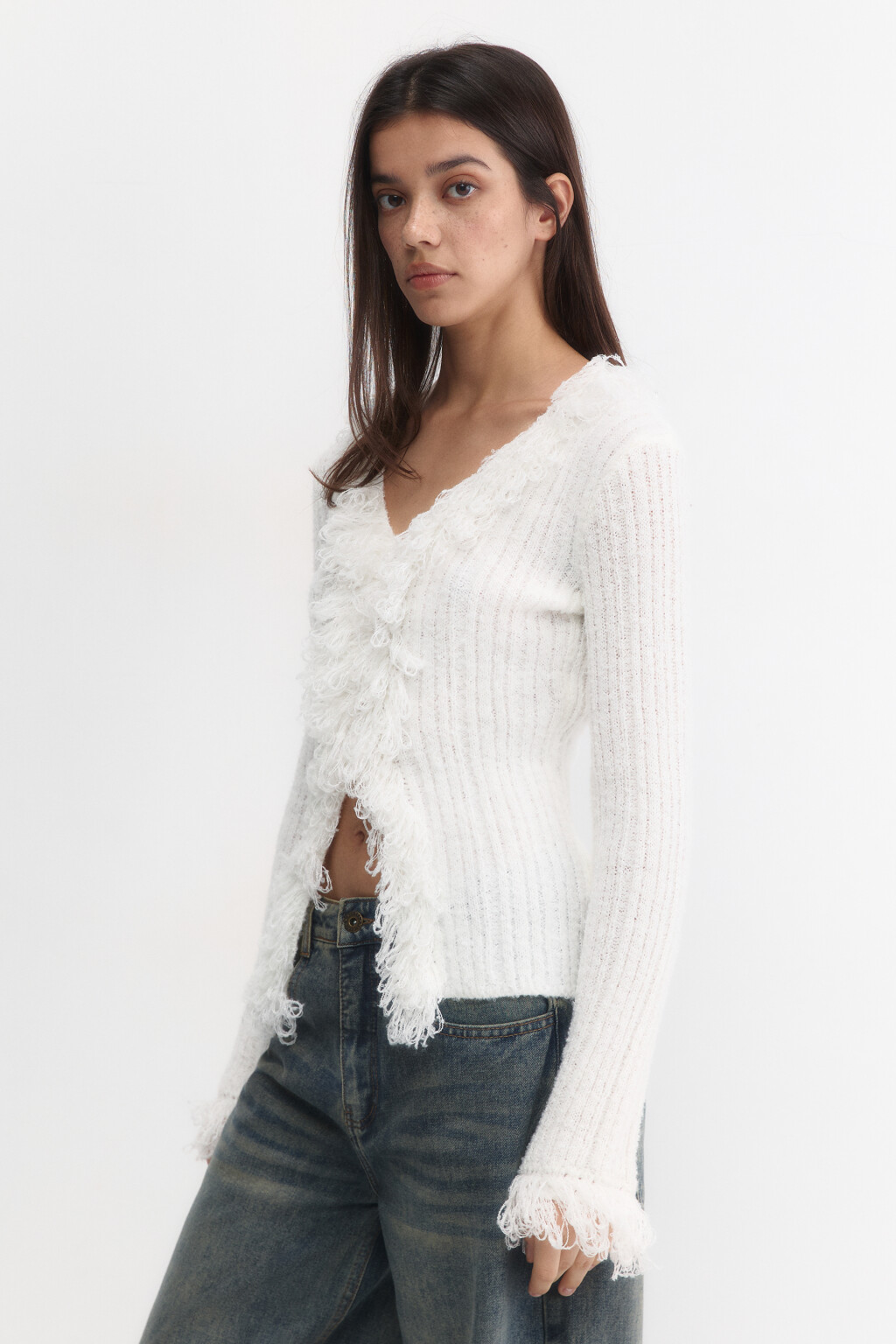 Кардиган на крючках облегающий с бахромой - цвет молочный - 4