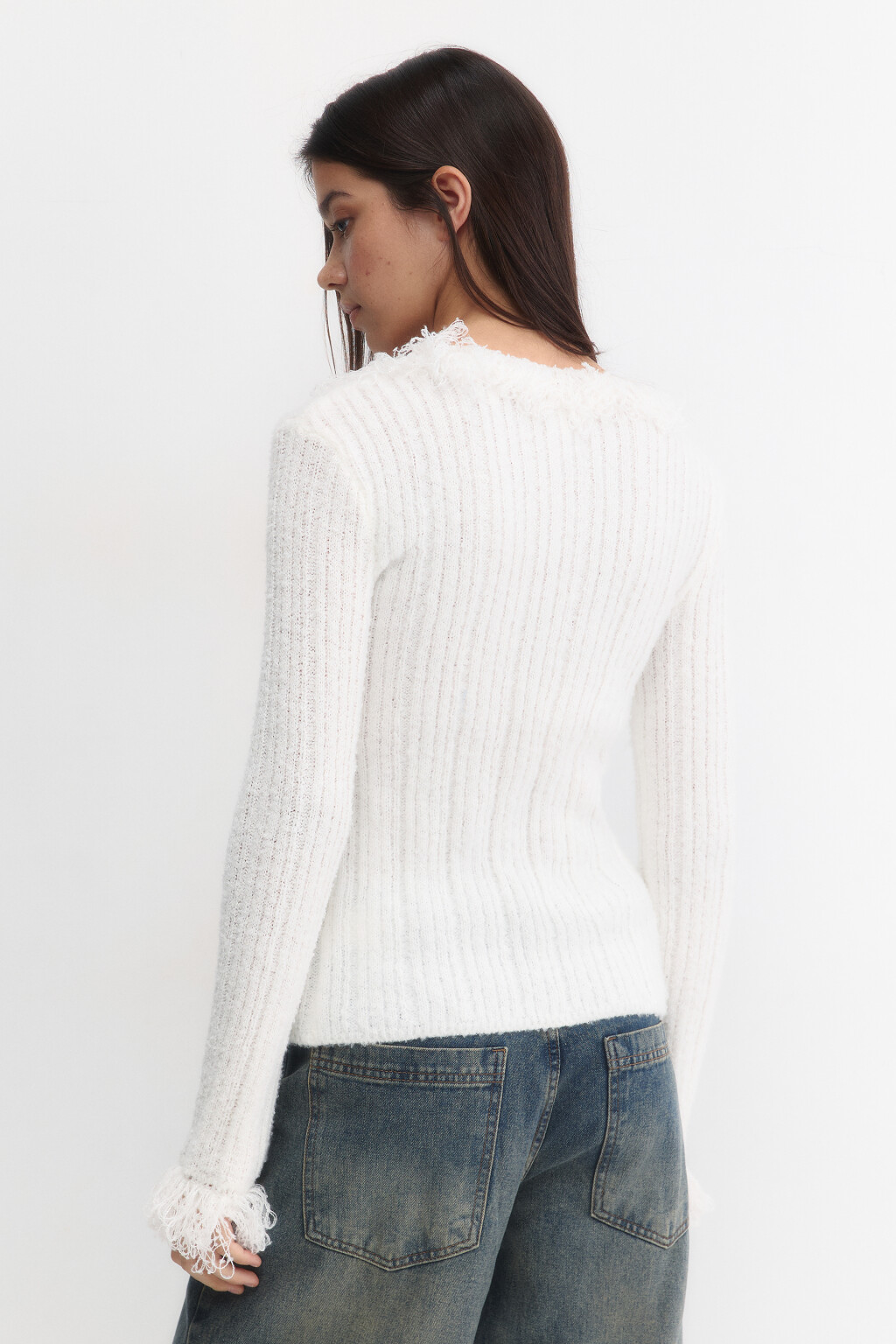 Кардиган на крючках облегающий с бахромой - цвет молочный - 5