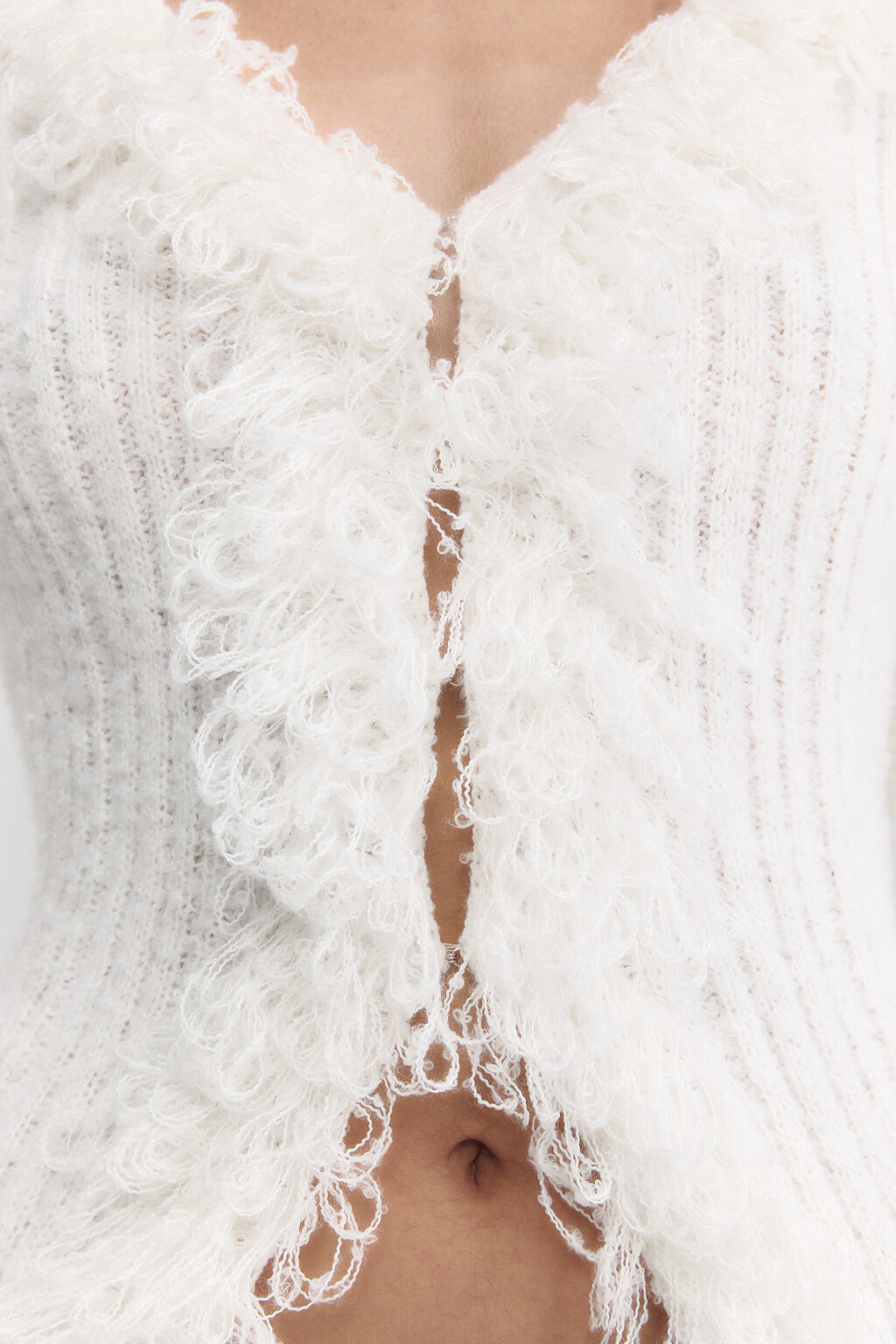 Кардиган на крючках облегающий с бахромой - цвет молочный - 7