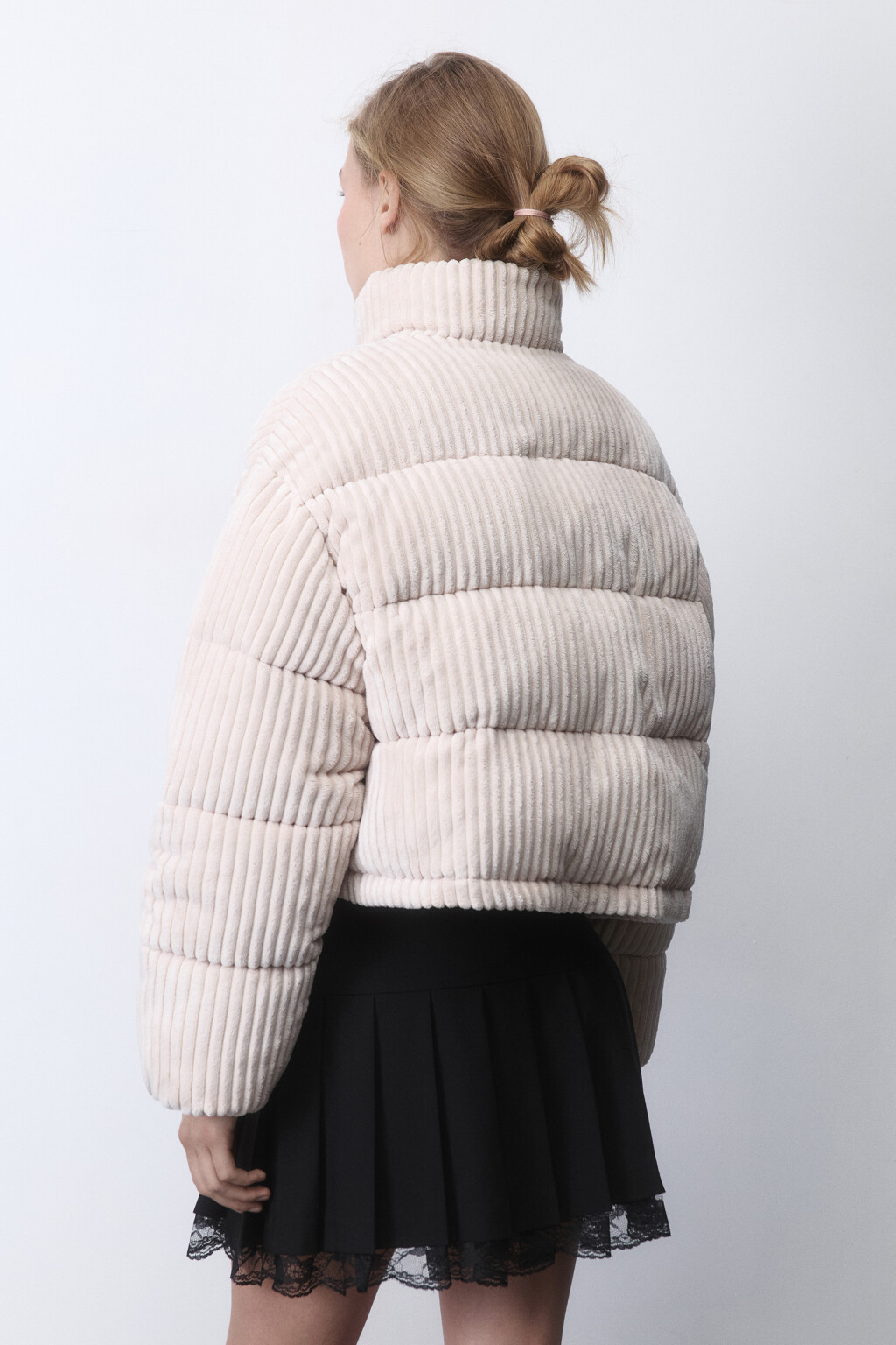 Куртка стеганая укороченная из вельветовой ткани - цвет молочный - 4