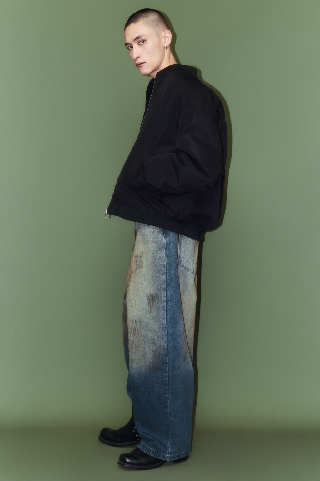 Куртка-бомбер свободная на утеплителе - цвет черный - 11