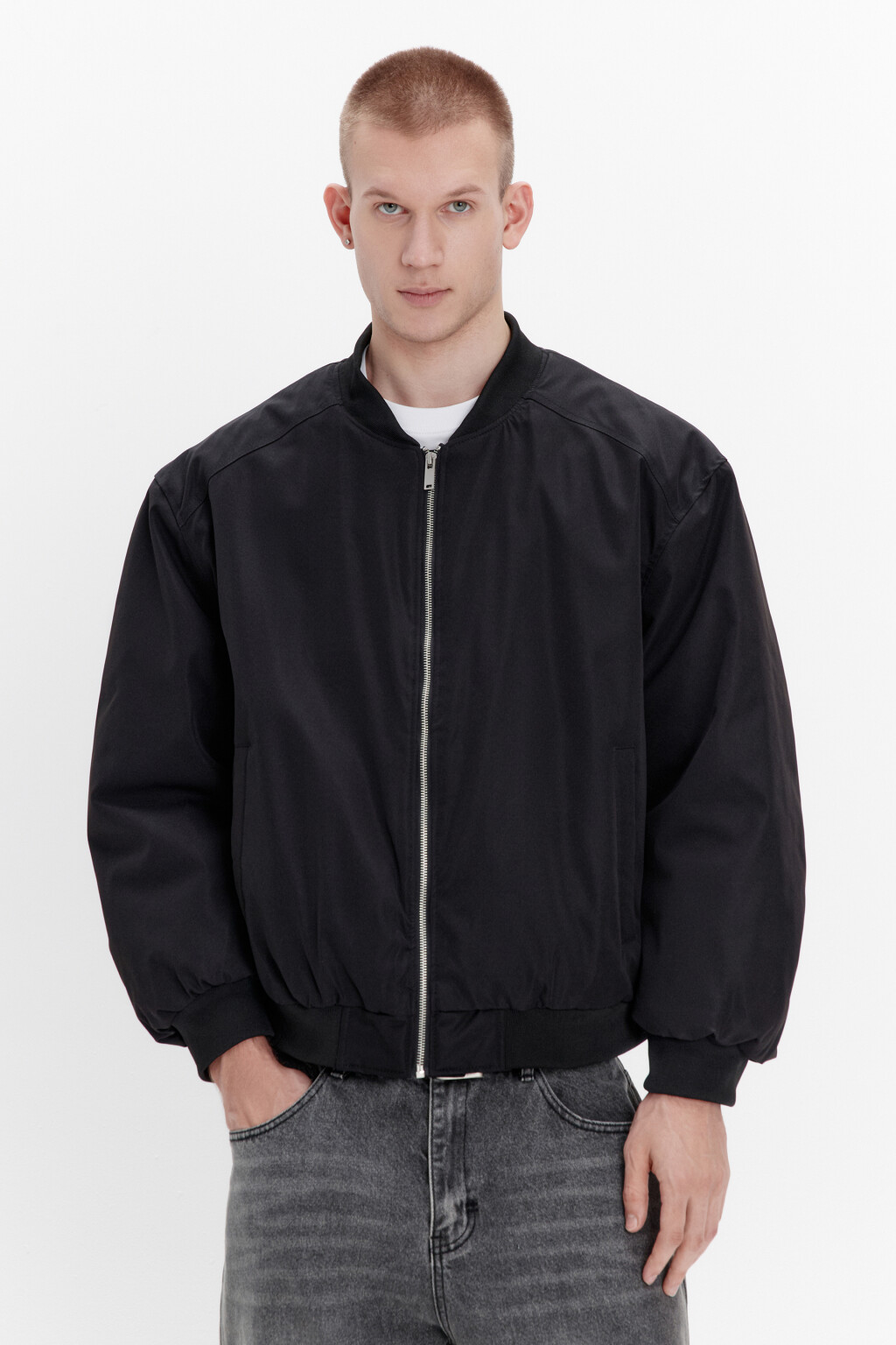 Куртка-бомбер свободная на утеплителе - цвет черный - 3