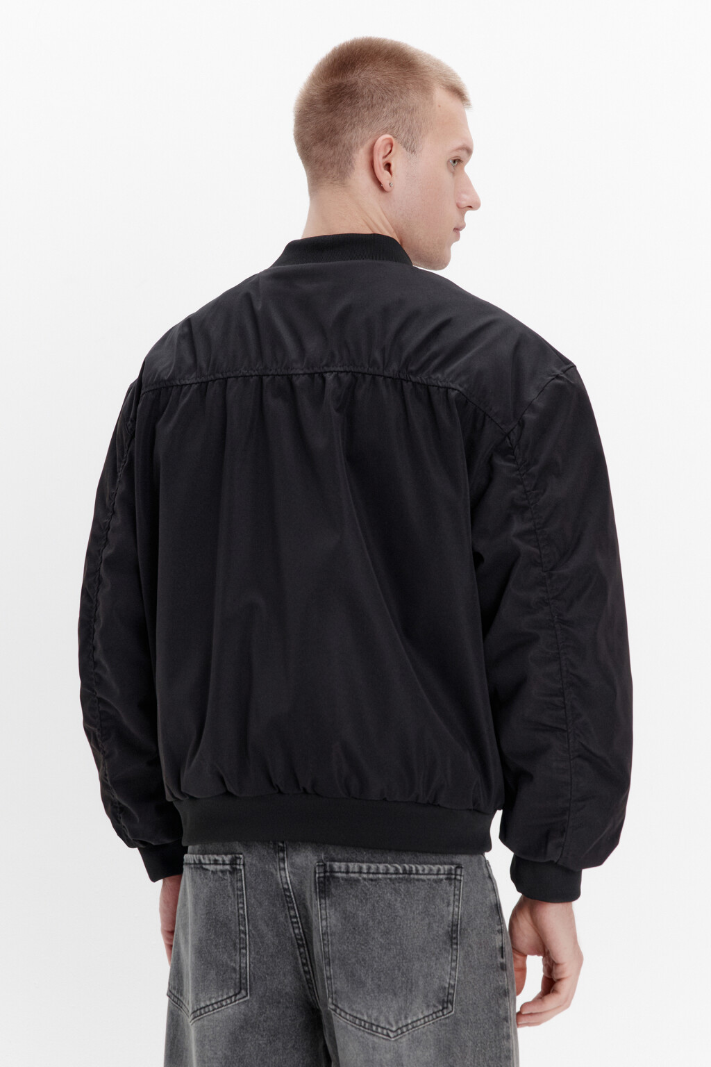 Куртка-бомбер свободная на утеплителе - цвет черный - 4