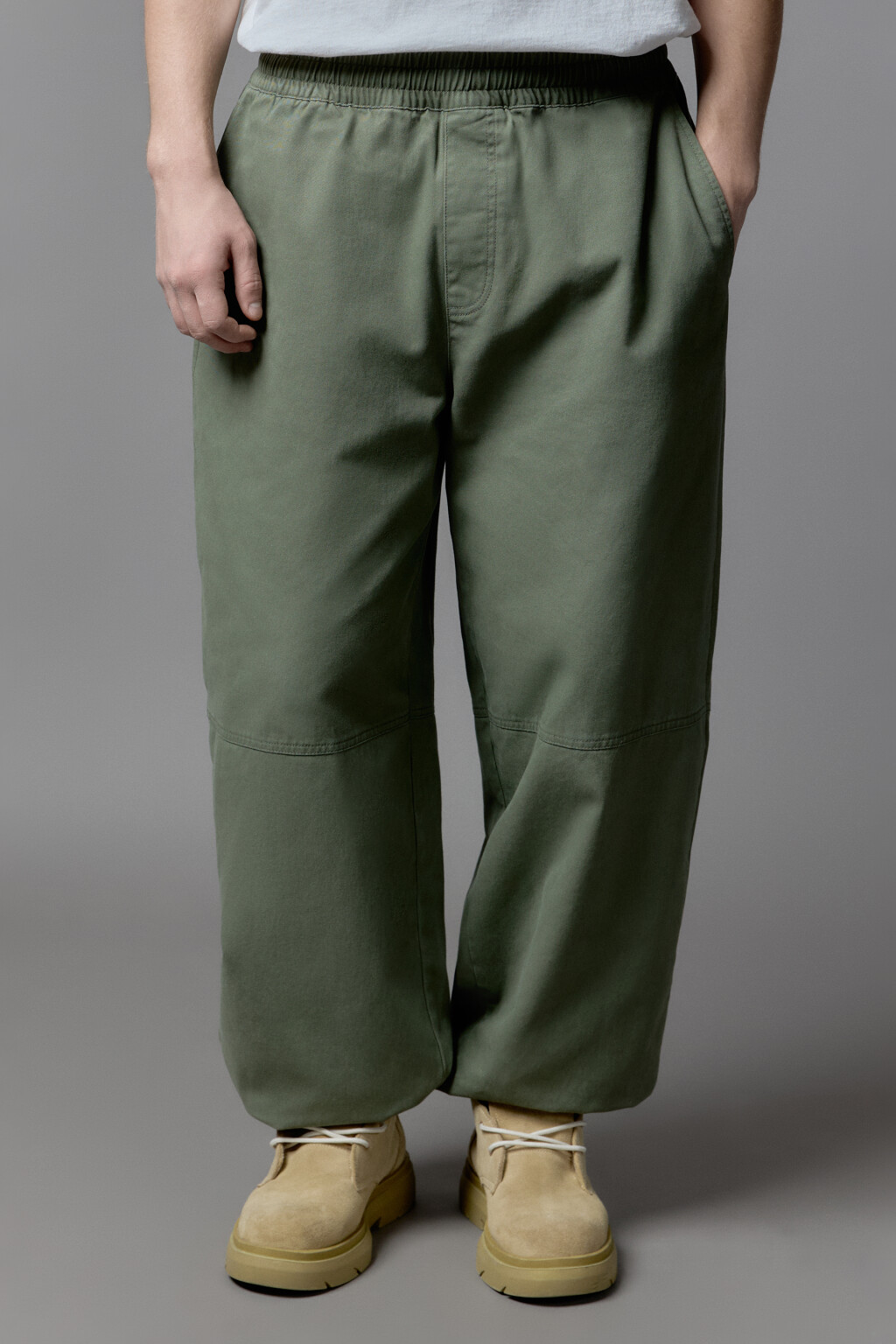 Брюки-джоггеры хлопковые с утяжками по низу - цвет зеленый - 2