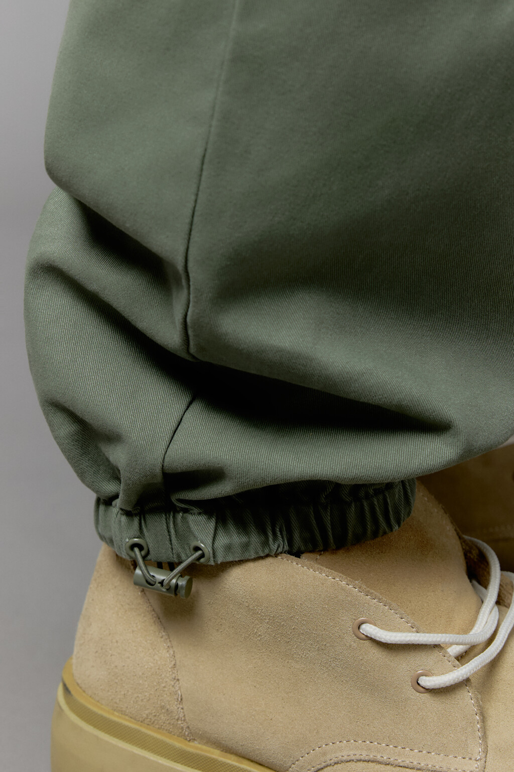 Брюки-джоггеры хлопковые с утяжками по низу - цвет зеленый - 8