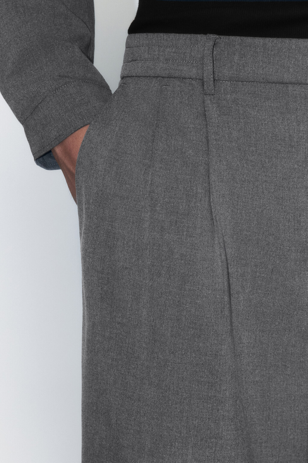 Брюки широкие костюмные с защипами на поясе - цвет серый - 7