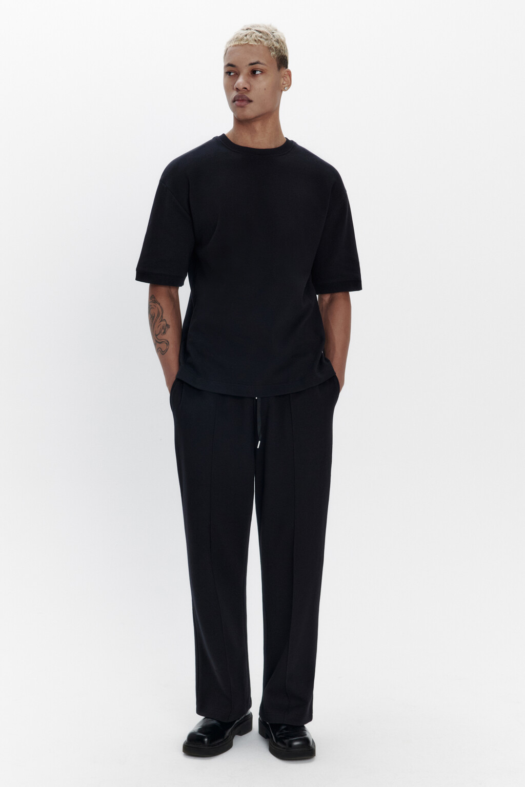 Брюки широкие с поясом на завязках - цвет черный - 4