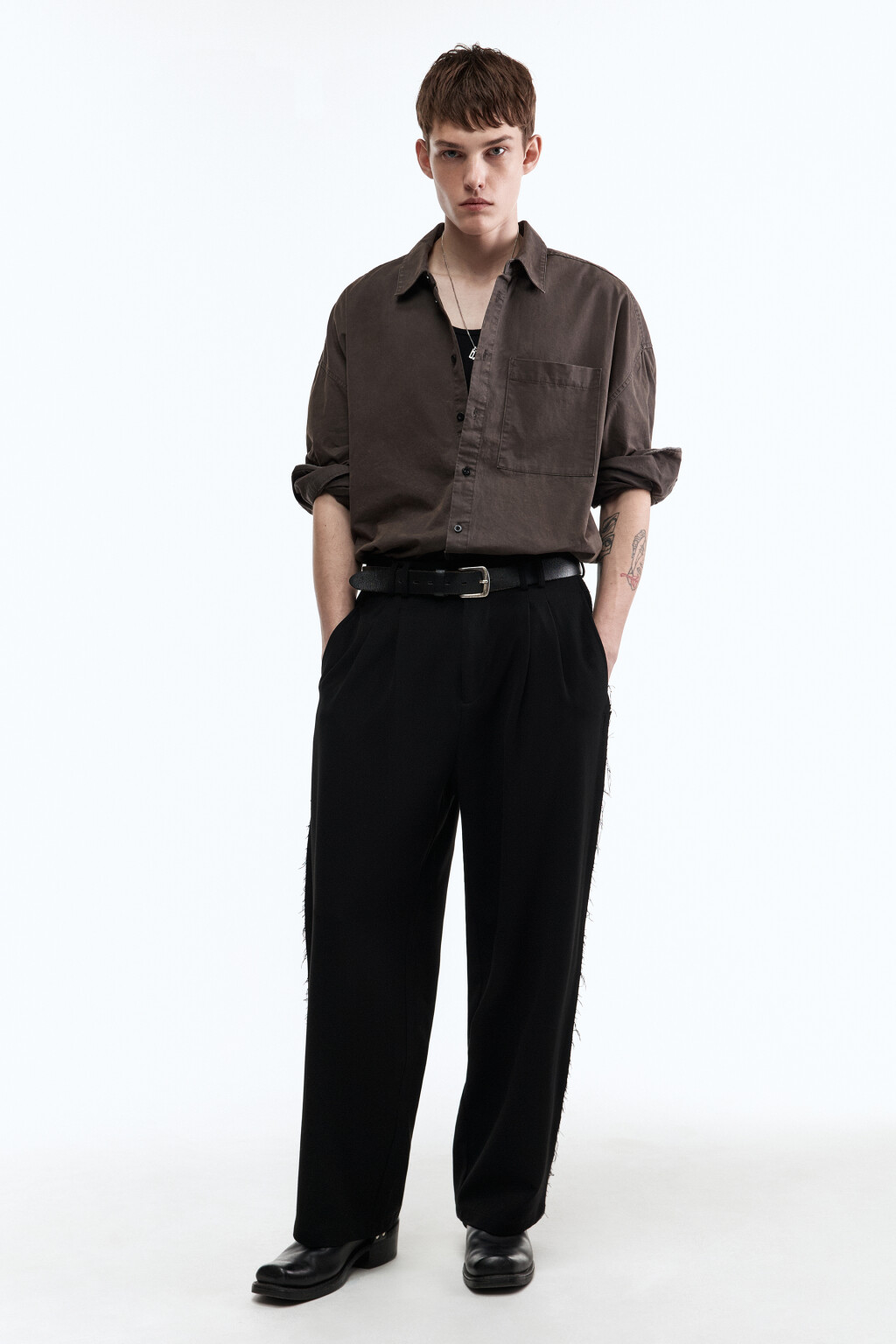 Брюки широкие с бахромой по боковым швам - цвет черный - 6