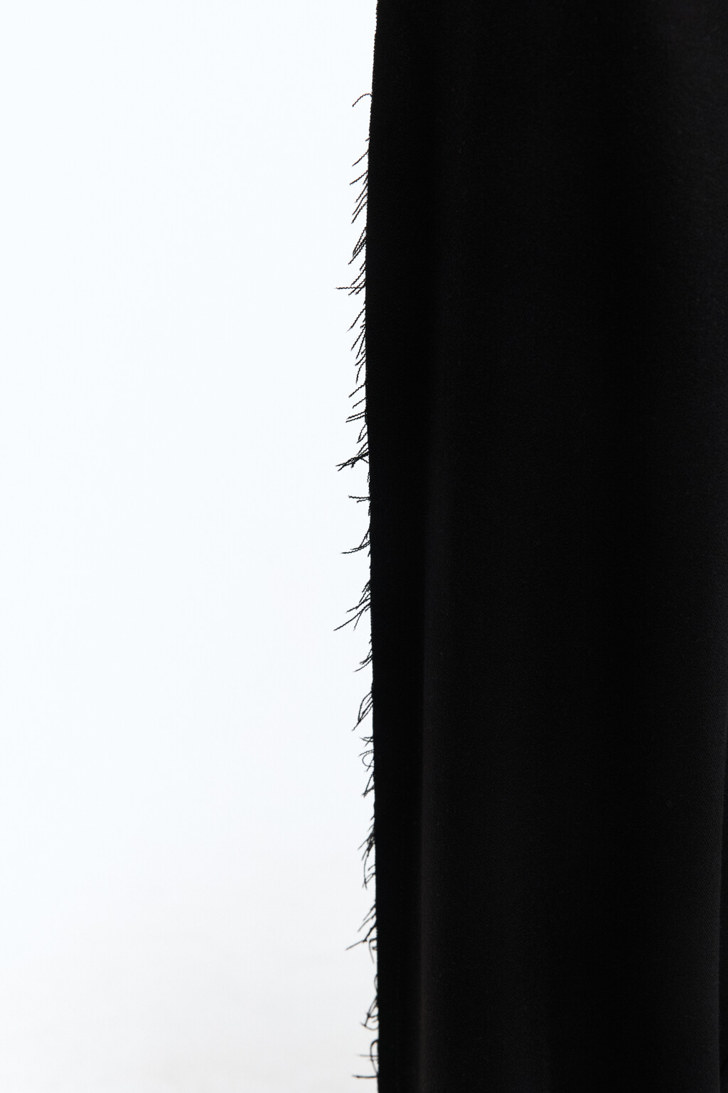 Брюки широкие с бахромой по боковым швам - цвет черный - 8