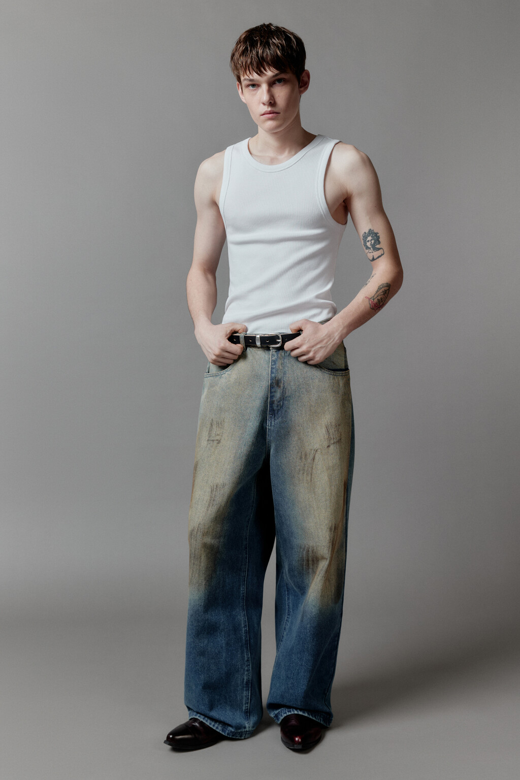 Джинсы широкие с эффектом dirty denim - цвет голубой - 6