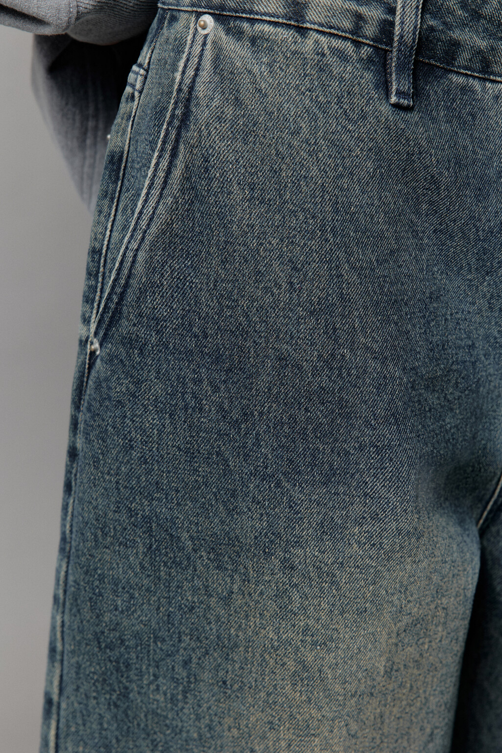 Джинсы-бананы широкие со стиркой - цвет голубой - 7