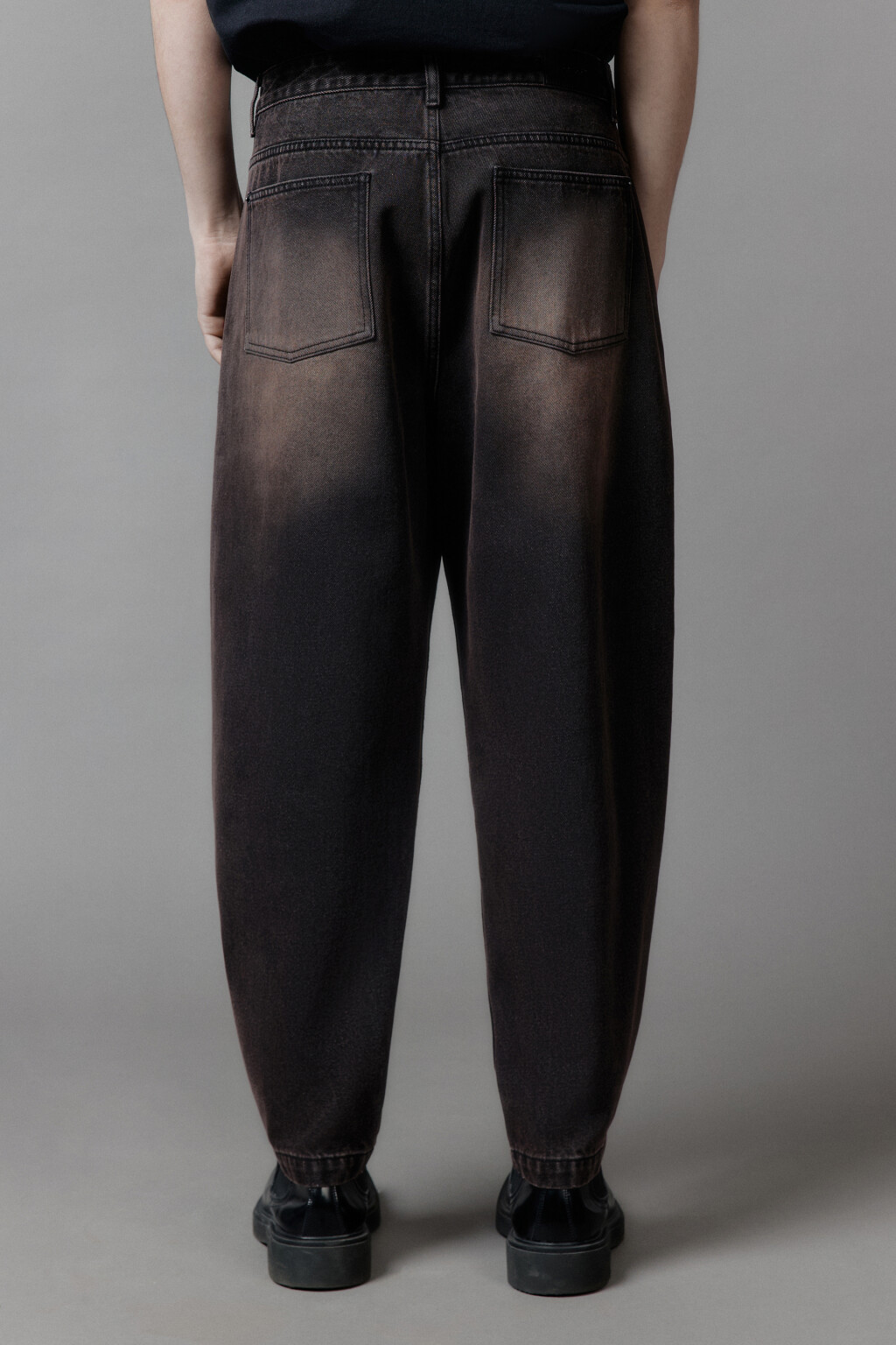 Джинсы-бананы широкие со стиркой - цвет серый - 5