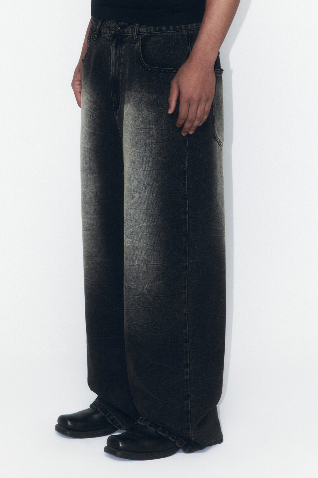 Джинсы широкие с вареным эффектом - цвет черный - 3
