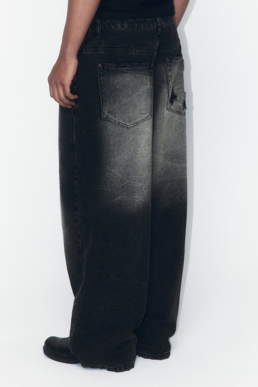 Джинсы широкие с вареным эффектом - цвет черный - 4