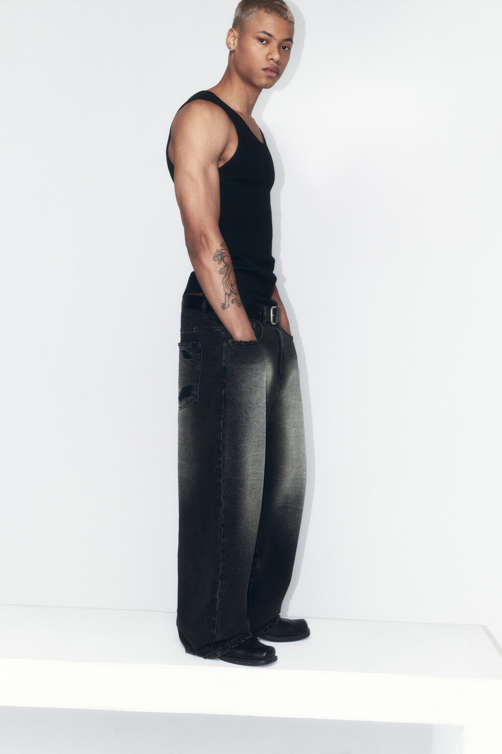 Джинсы широкие с вареным эффектом - цвет черный - 6