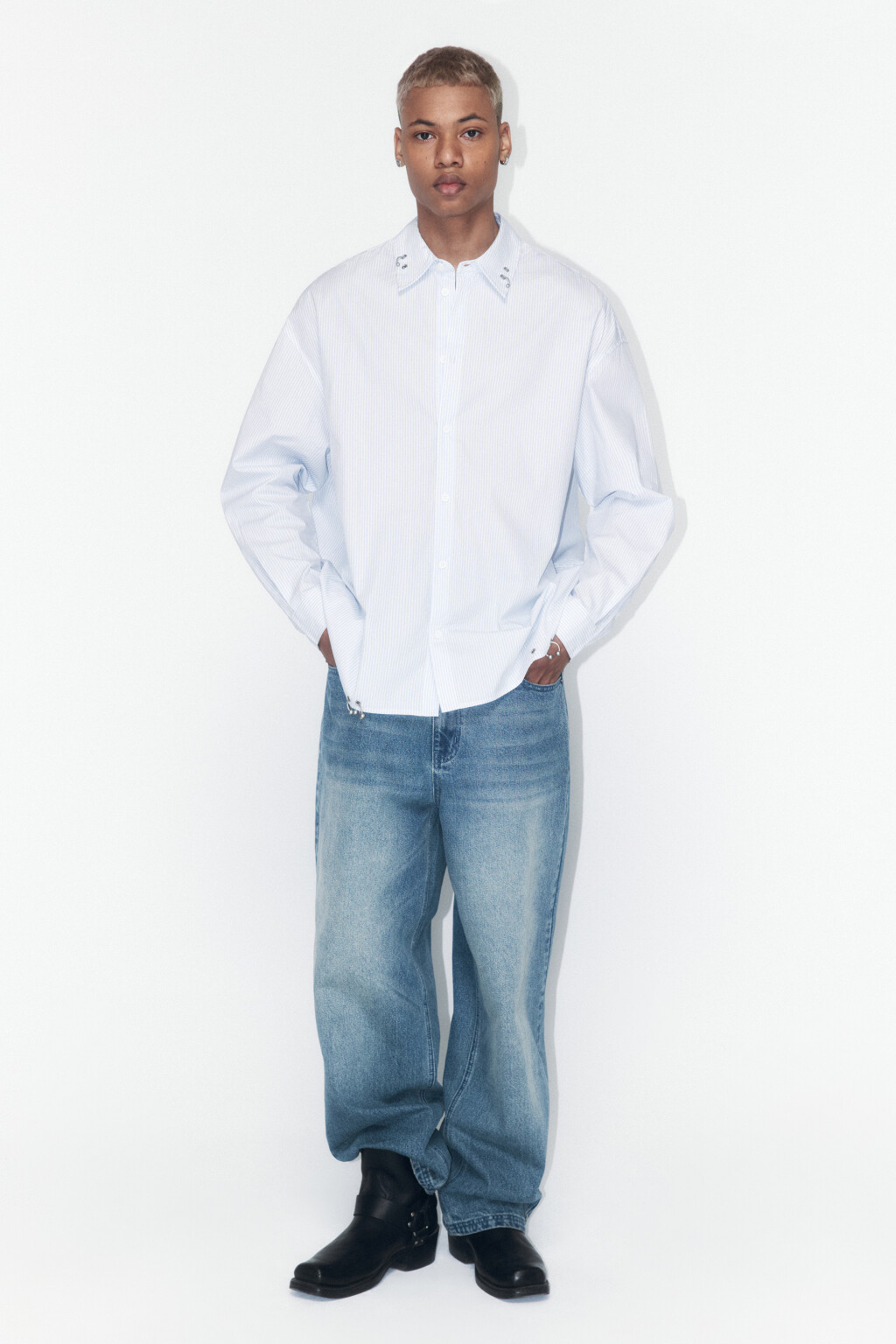 Рубашка oversize в полоску с пирсингом - цвет голубой - 5