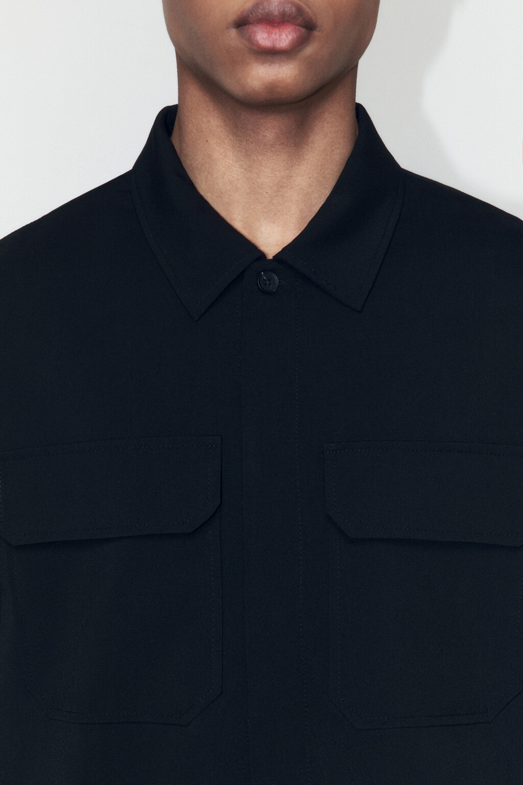 Рубашка-овершот плотная с карманами - цвет черный - 6