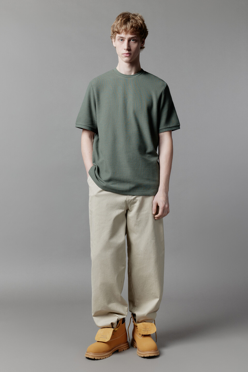 Футболка прямая из фактурного трикотажа - цвет зеленый - 5