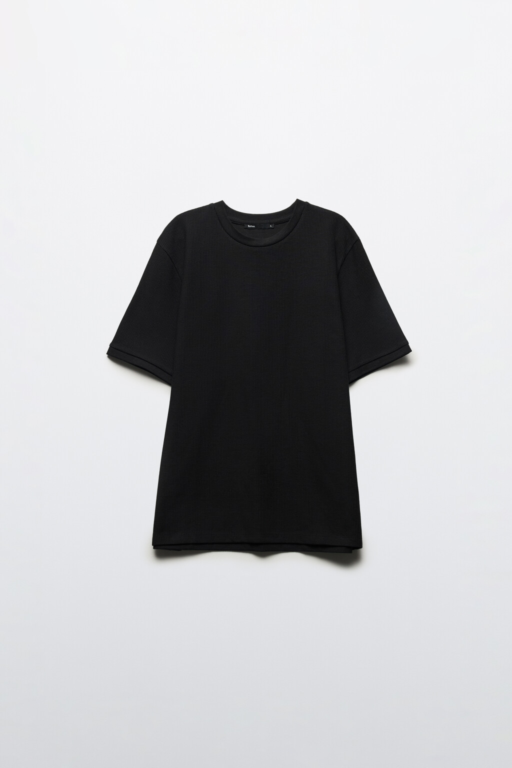 Футболка прямая из фактурного трикотажа - цвет черный - 8