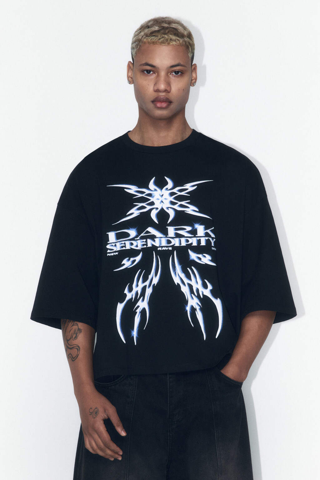 Футболка boxy fit хлопковая с принтом - цвет черный - 2