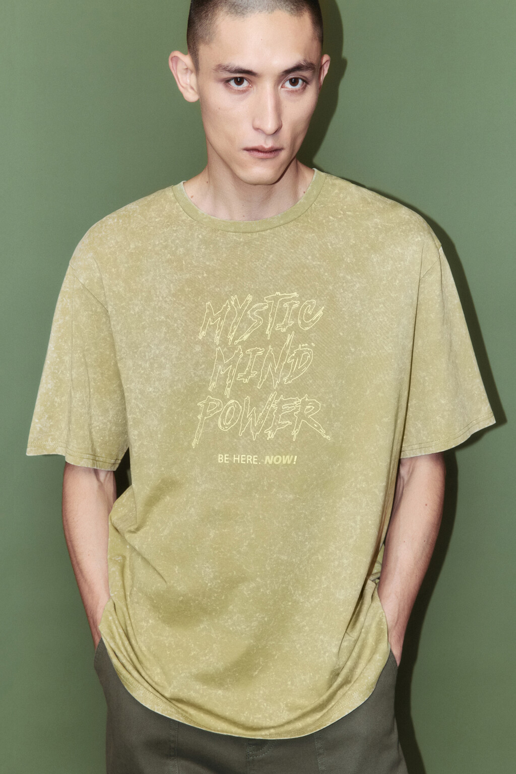 Футболка хлопковая с вареным эффектом и принтом - цвет зеленый - 3