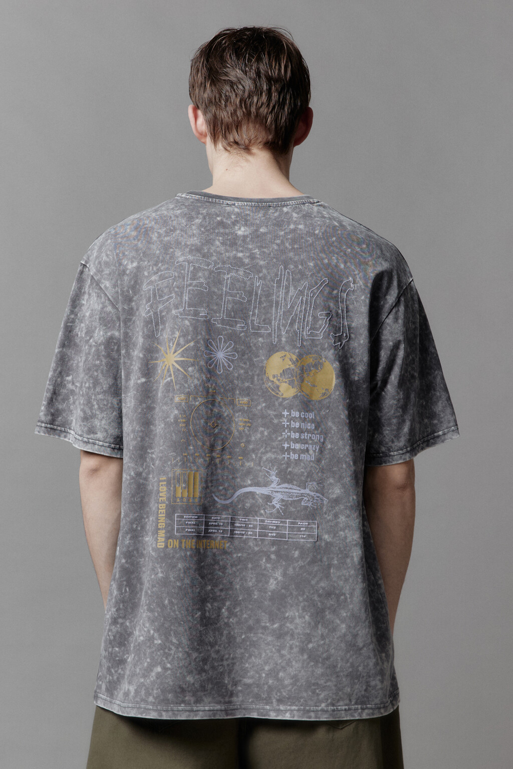 Футболка хлопковая с вареным эффектом и принтом - цвет серый - 6