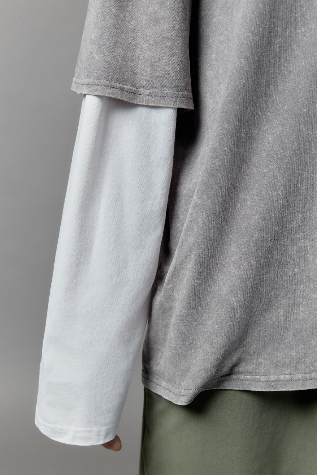 Лонгслив с двойными рукавами и вареным эффектом - цвет серый - 7