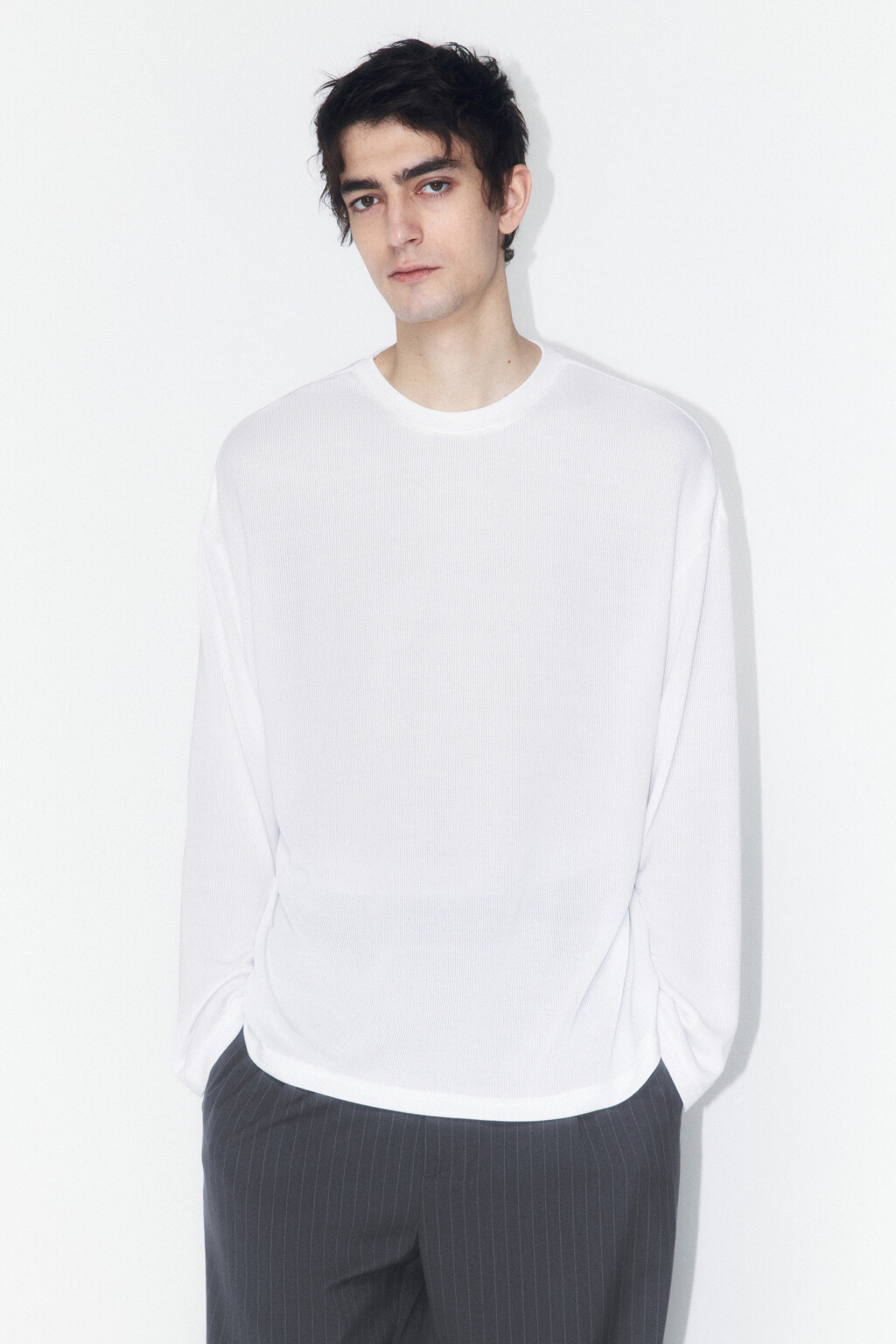 Лонгслив свободный в спортивном стиле - цвет белый - 2